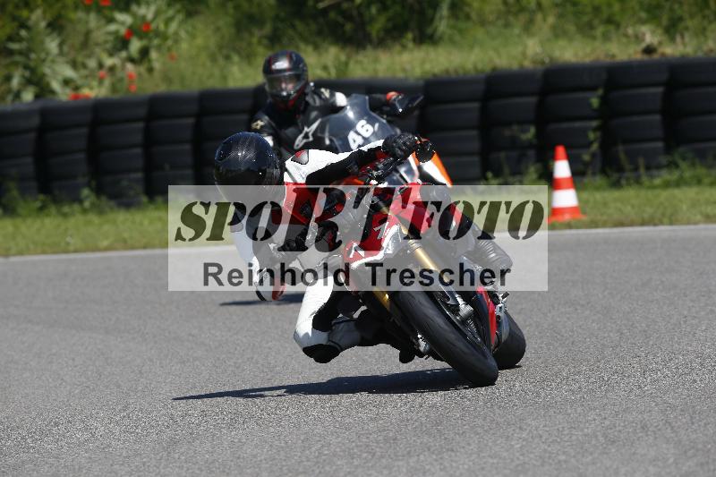 /Archiv-2024/29 12.06.2024 MOTO.CH Track Day ADR/Gruppe blau/71